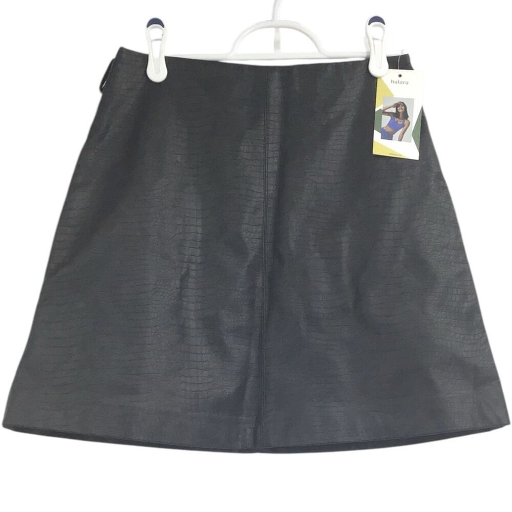 NWT HALARA Faux Leather Animal Skin Mini Skirt size Medium Black